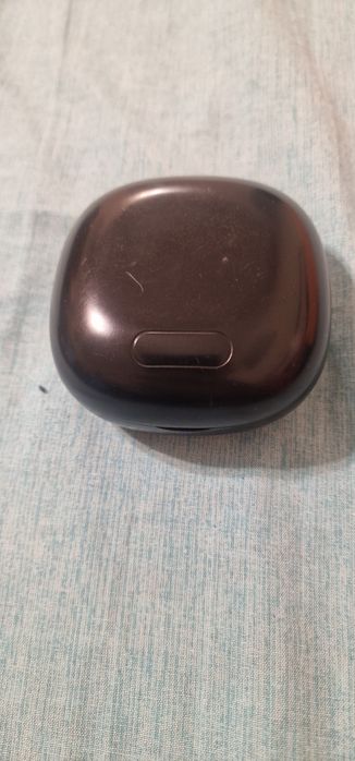 Безжични слушалки.