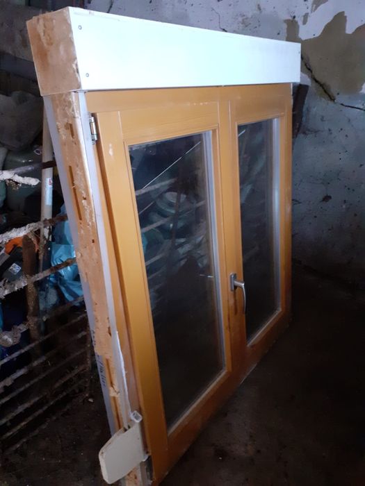 Usi si ferestre termopane