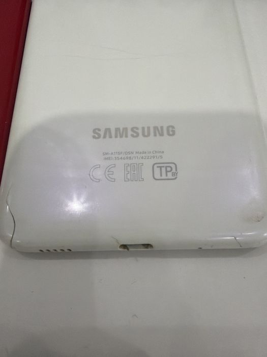 Продам 2 телефона Samsung A10,A11