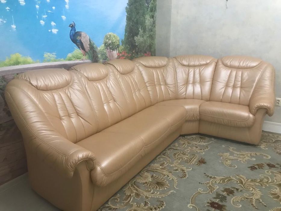 Шикарный кожаный диван!!!