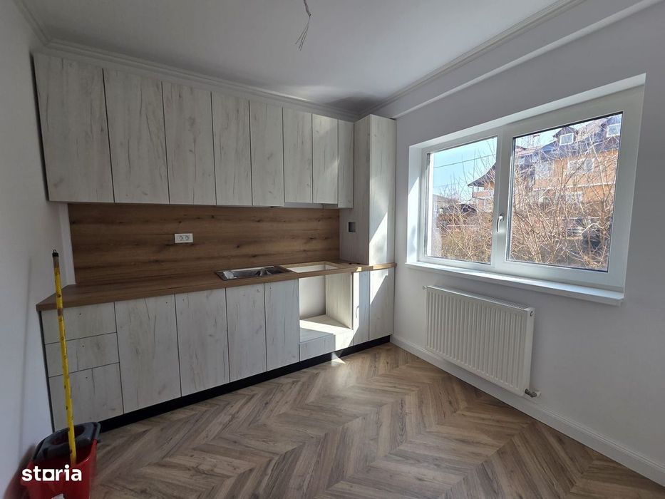 Apartament de vanzare 2 camere semidecomandat -  zona Bere - Pitesti