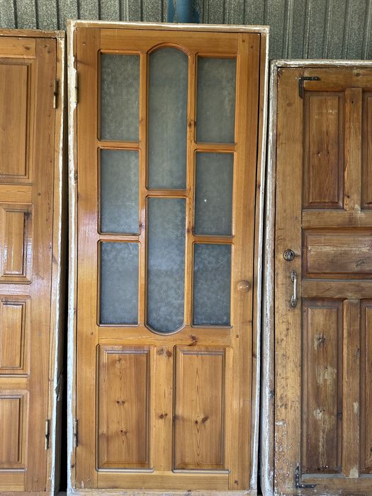 Двери деревянные