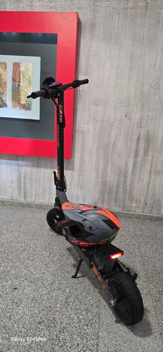 Продавам електрически скутер KuKirin G2 2025 + подарък