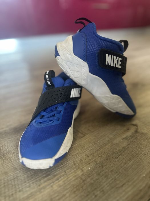 Nike високи обувки