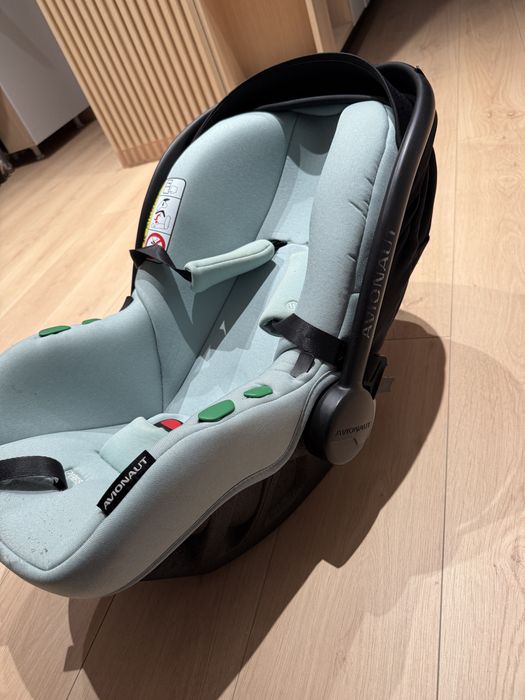 Vând scoică auto Avionaut Pixel cu insert pentru nou-născut