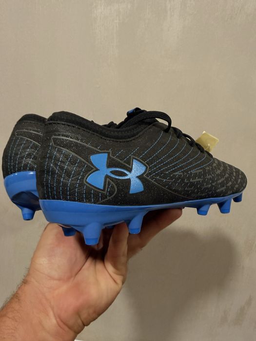Ghete fotbal Under Armour Magnetico