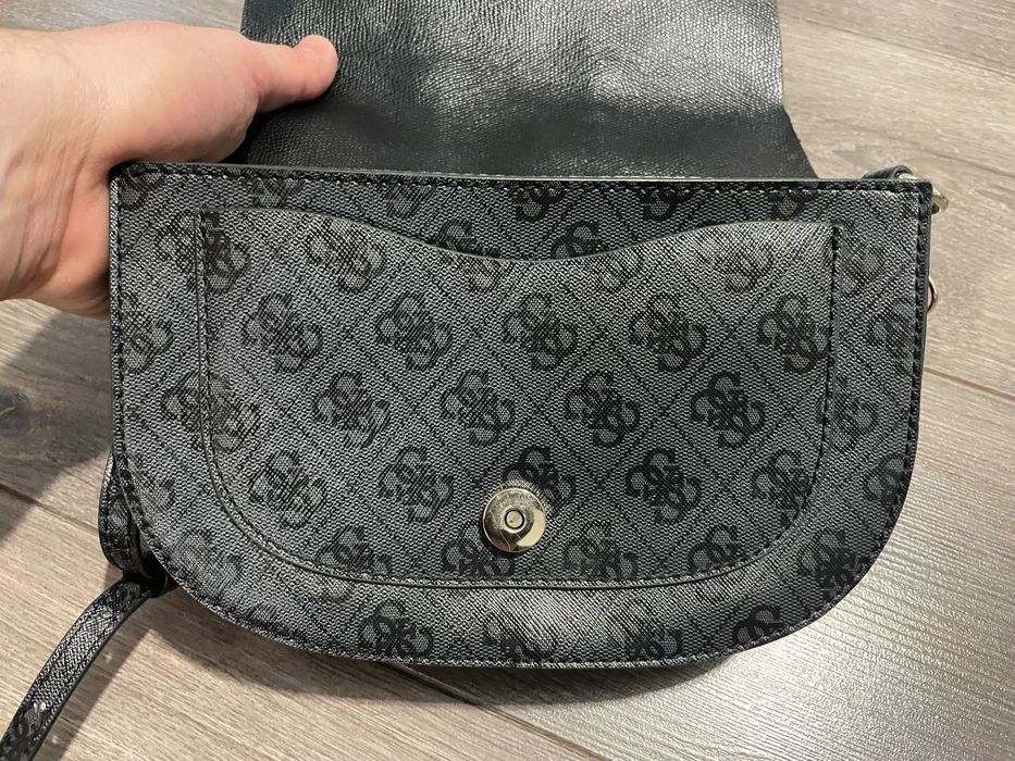 Дамска чанта Guess