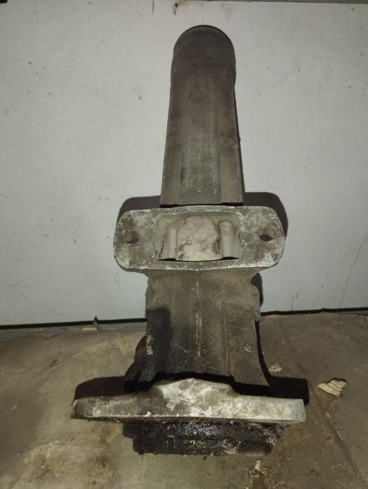 Волга газ 24 верхняя крышка кпп и удленитель кпп б/у смотрите фото