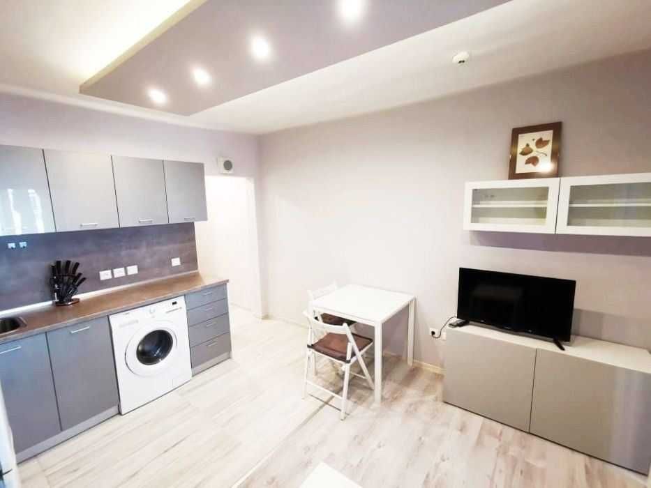 Дава се под наем Двустаен апартамент в София, Борово - 75 кв.м за 418.2 € - Снимка #1