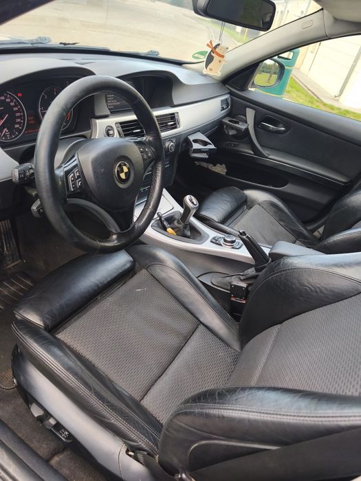 Vând Bmw e90  LCI  !VOLAN ÎNCĂLZIT !