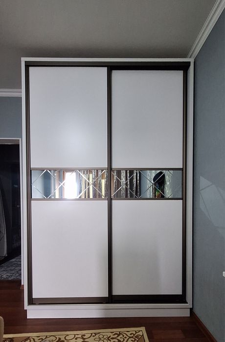 Шкаф купе в хорошем состоянии