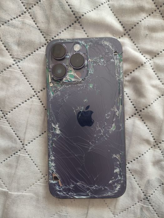 iPhone 14 pro max за части заключен