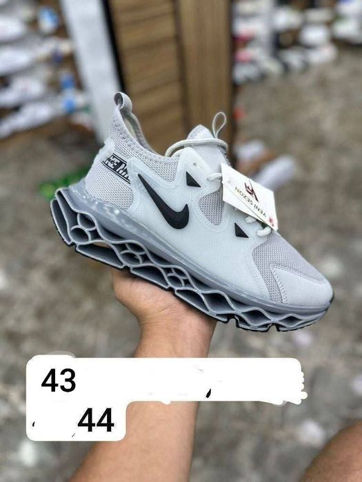 Marimi pe poze pentru delalii