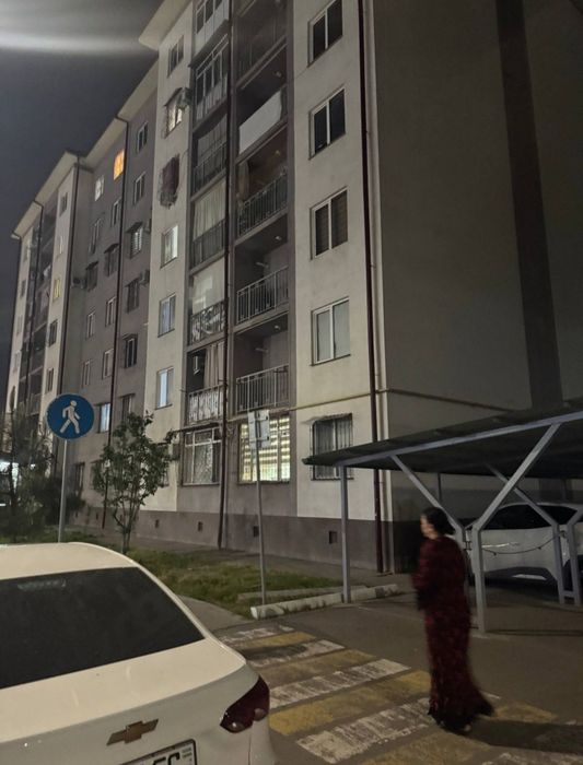 Срочно 2-хонали квартира сотилади метро йонида