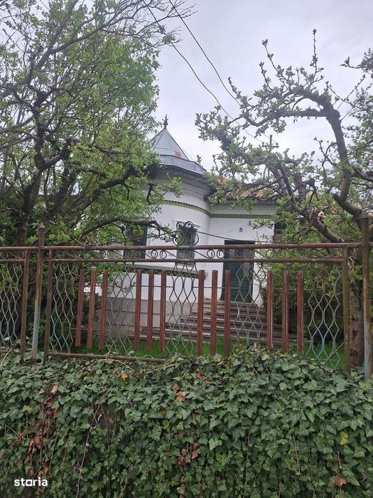 Vânzare casa si teren, comuna Cetățeni - județul Arges
