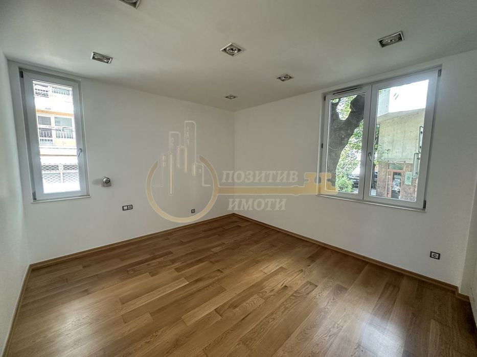 Дава се под наем Офис в София, Център - 120 кв.м за 1300 € - Снимка #7