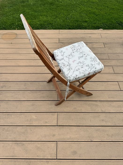 Сгъваем дървен стол