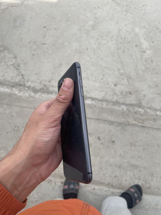 Iphone 8 plus 64gb radnoy
