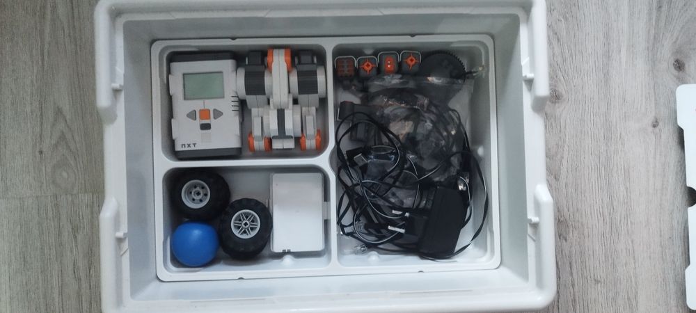 LEGO MINDSTORMS Education Base Set (9797)