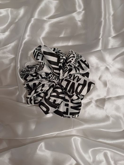 Сатенени скрънчита в кутия