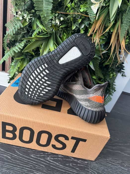 Yeezy Boost 350 V2