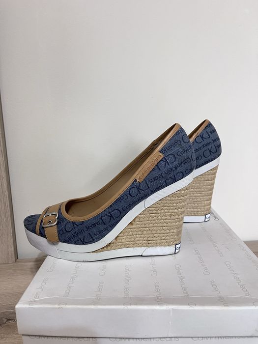 Дамски отворени обувки “Calvin Klein Jeans” номер-39