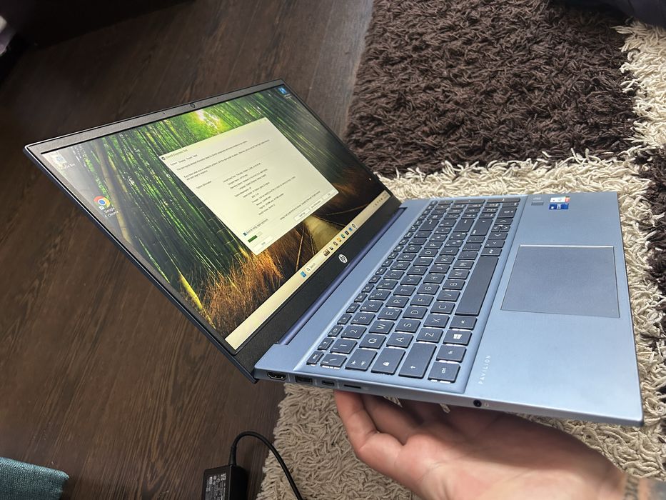 Vand laptop HP model 15-eg0057nl Intel®Core™i7-1165G7 16GB RAM 1TB SSD [poze reale