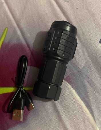 Lanterna cu acumulator, lungime 8,5 cm lumina foarte puternica