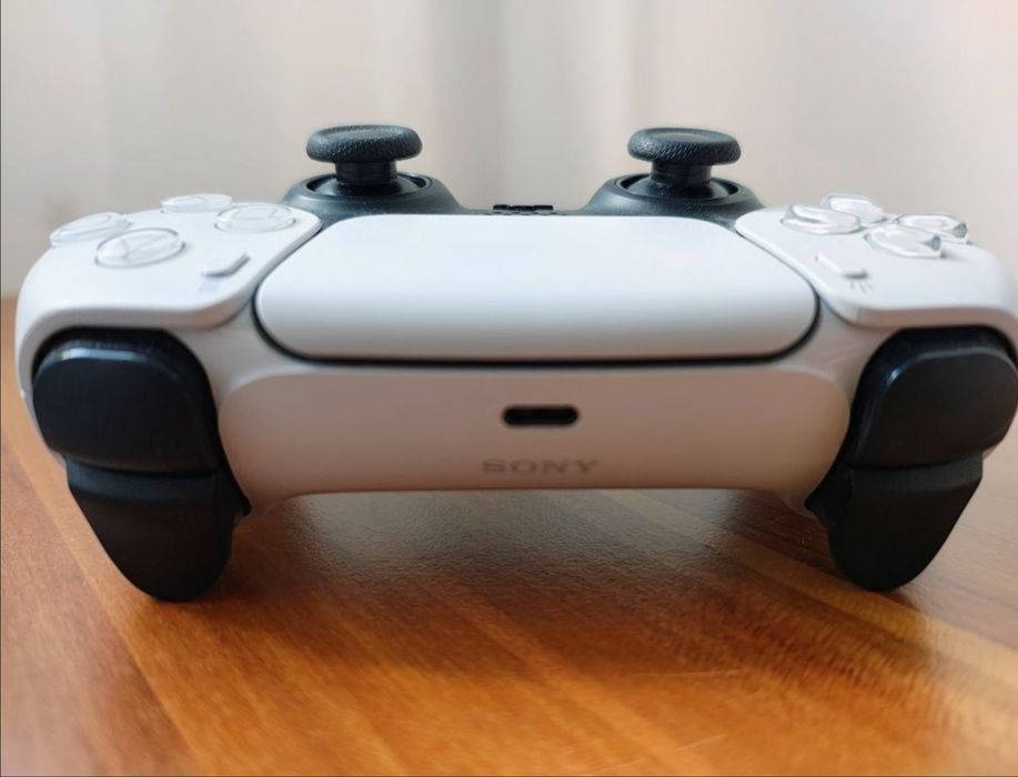 Controller / Maneta PlayStation 5 alb impecabilă.