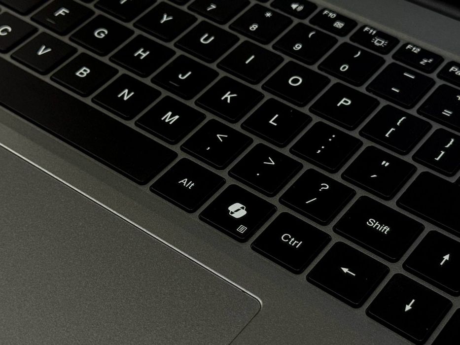 GATEWAY 16/512 kuchli premium toifadagi noutbook