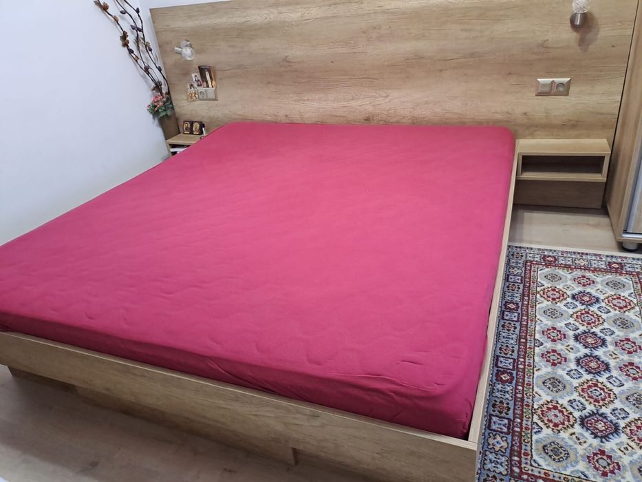 Urgent! Pat 180x200 cu depozitare