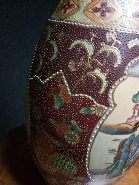 Eleganta vaza de dimensiuni impozante chinezeasca pictata integral man