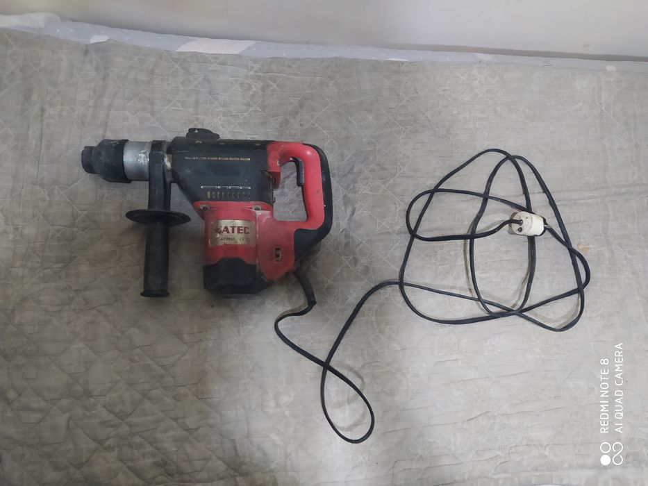 Перфоратор очень мощный