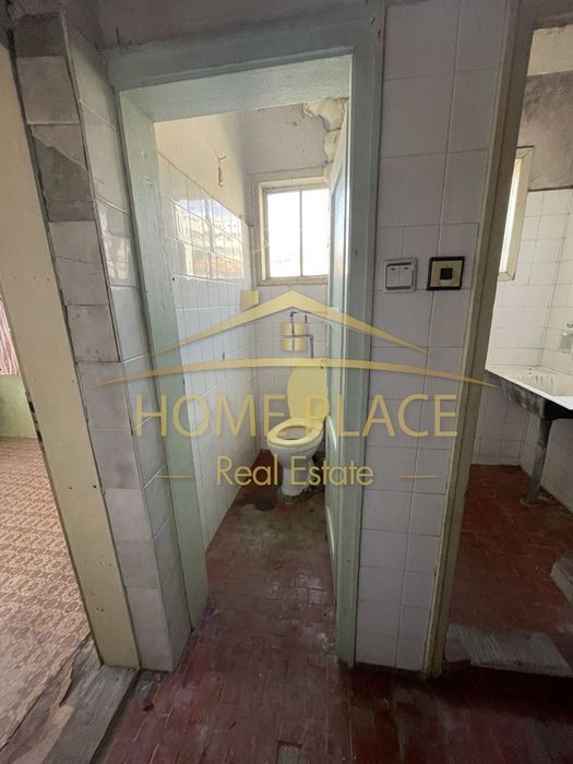 Етаж от къща за ремонт