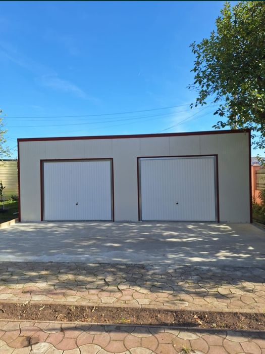 Vând garaj auto pe structura metalica