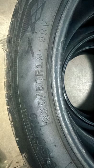 Продам комплект летних шин 235/50/19