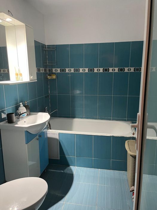 Închiriez apartament