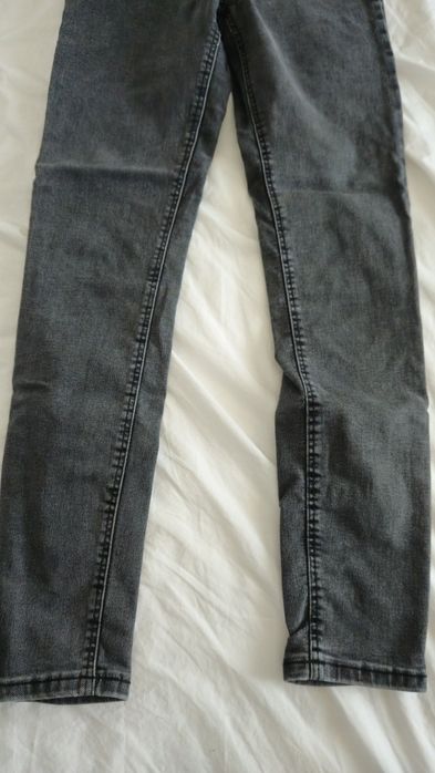 Blugi skinny gri inchis