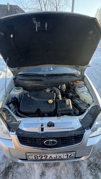 Приора хэтчбек 2012г.