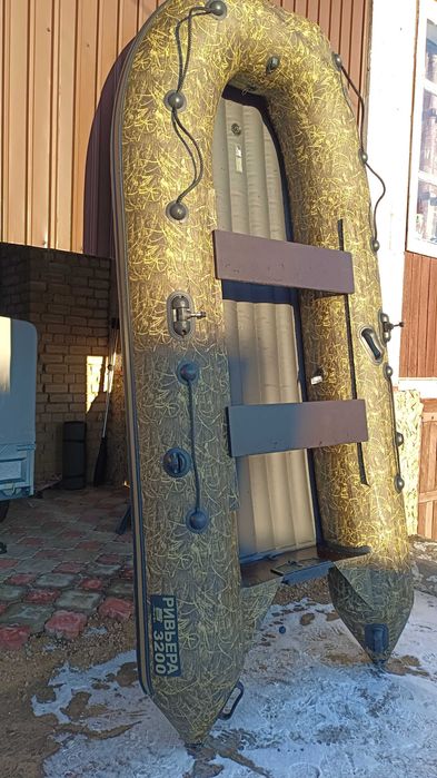 Продам лодку с мотором