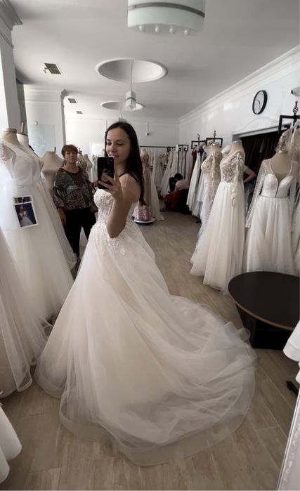 Rochie mireasa cu trena detasabila