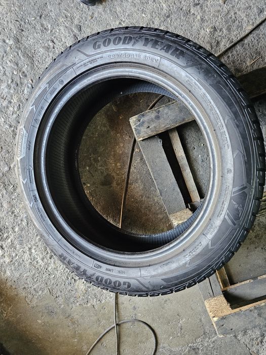 2 anvelope iarna 225 55 18 Goodyear 2022