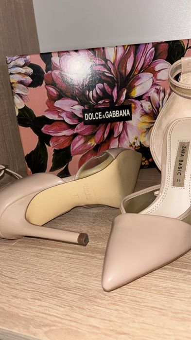 Pantofi cu toc inalt nude Zara
