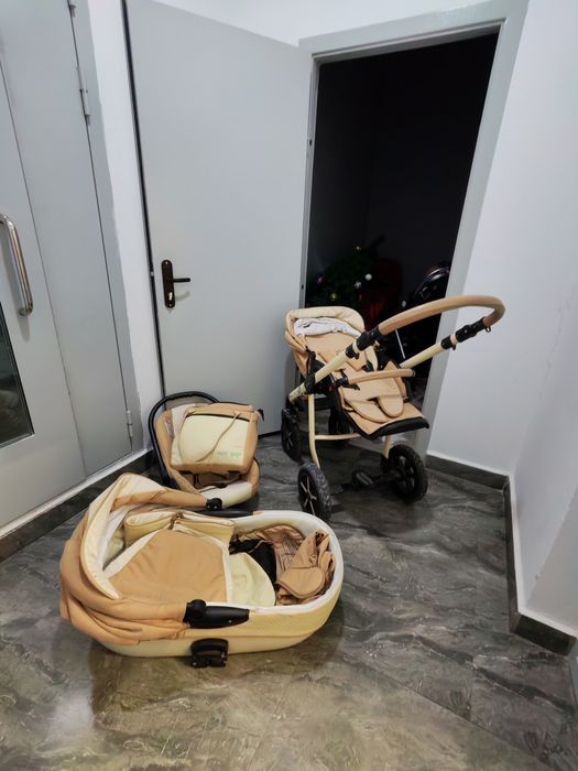 Продается коляска 3 в 1