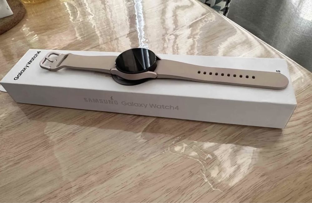 Продам смарт часы Samsung Galaxy Watch 4