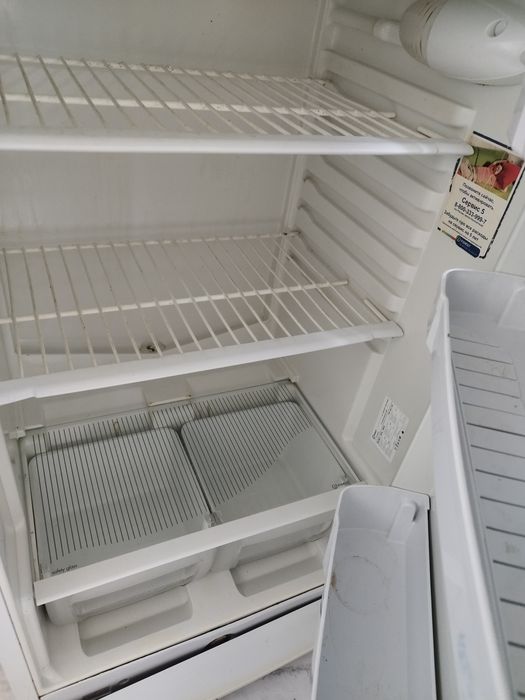 Холодильник Indesit