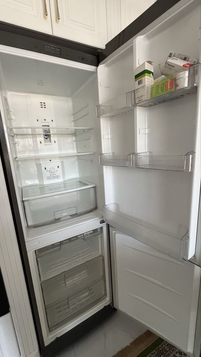 Продам холодильник LG