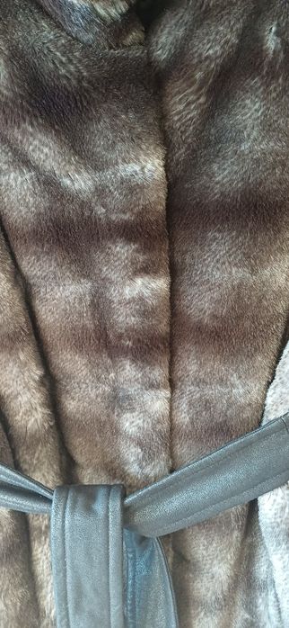 Късо палто от еко кожа