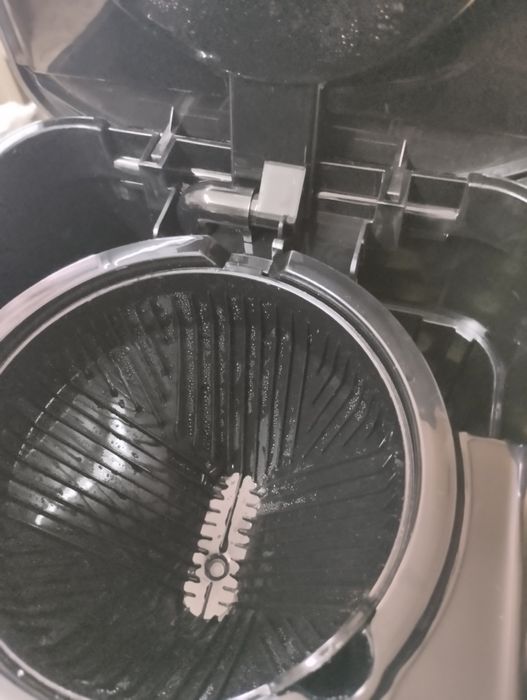 Кофеварка. Новая. Дёшево.