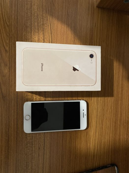 Продается Iphone 8